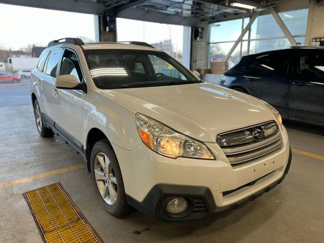 2014 Subaru Outback 2.5i Limited + CUIR in Cars & Trucks in City of Montréal