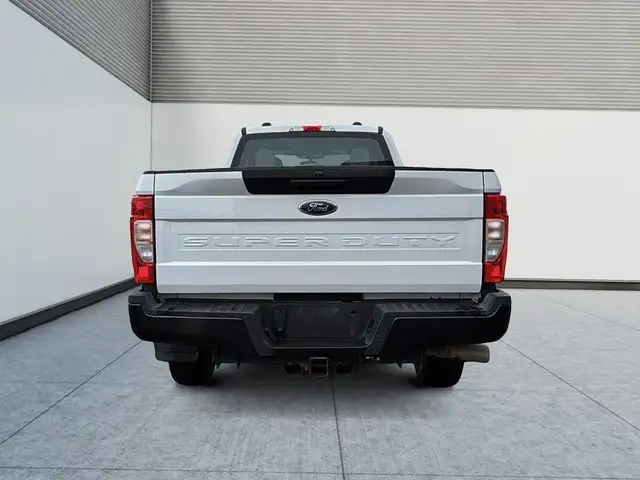 2022 Ford F-350 XL 4x4 SuperCab 6,7L superstroke Diesel 6 Passag in Cars & Trucks in Laval / North Shore - Image 8