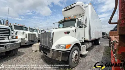 Heavy truck - # STOCK: C-905233 2009 PETERBILT 335 CAMION FOURGON RÉFRIGÉRÉE 2009 PETERBILT 335 REEF...