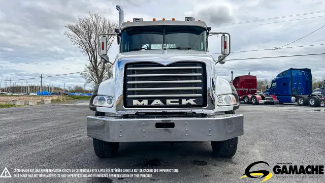 2015 MACK GU813 GRANITE GARBAGE TRUCK ROLL OFF in Heavy Trucks in Chilliwack - Image 3