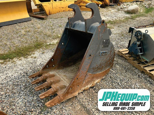 WBM 200 SERIES EXCAVATOR DIG BUCKET N/A in Heavy Equipment in Regina