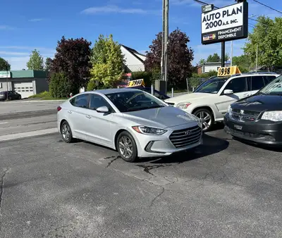 2018 Hyundai Elantra GL. 216 000km. Manuelle. Tout Équipé. Apple Car Play et Andriod Auto. Caméra de...