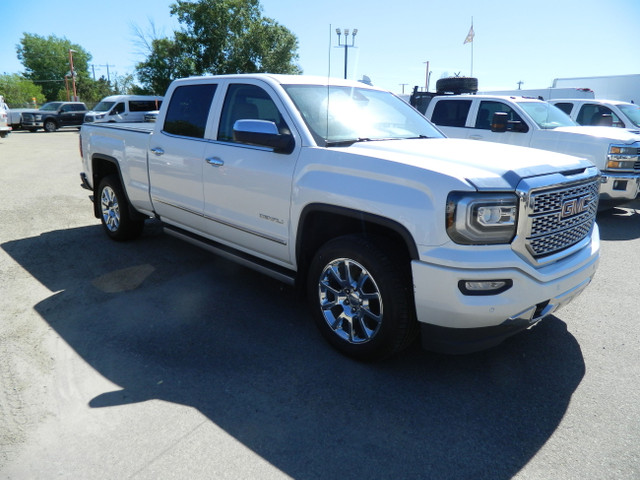 2017 GMC Sierra 1500 DENALI /6.2L ENGINE CREW CAB 6 FT BOX in Cars & Trucks in Edmonton - Image 3