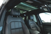Land Rover Range Rover Sport P360 SE 2022: - Extérieur métallisé noir SANTORINI sur intérieur en cui... (image 2)