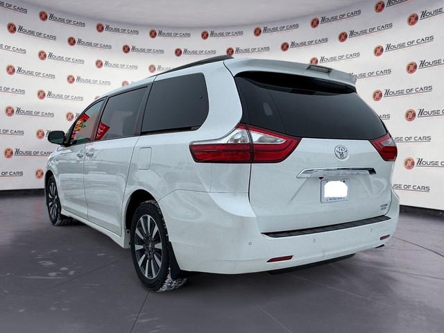  2018 Toyota Sienna Limited 7-Passenger AWD in Cars & Trucks in Calgary - Image 4