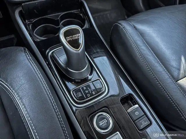 2018 Mitsubishi Outlander PHEV GT | LEATHER SEATS | SUNROOF in Cars & Trucks in Strathcona County - Image 19