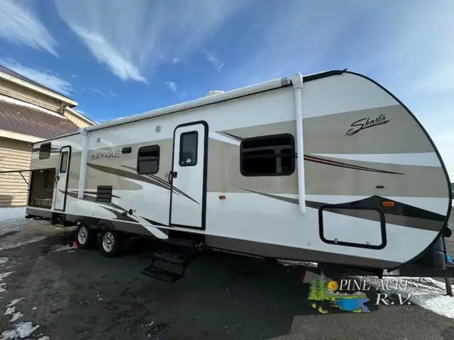 2015 Shasta RVs Revere 32DS in Travel Trailers & Campers in Truro - Image 36