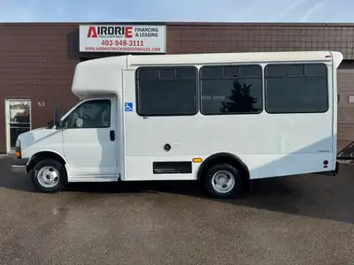2014 GMC Savana 3500 12 Passenger Bus 6.0L V8 Gas RWD 158,419 KM Automatic Transmission Wheel Chair...