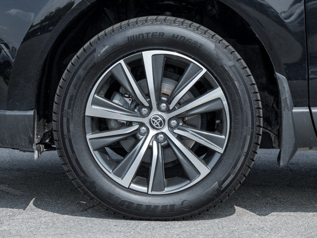 2023 Toyota Venza LE | Heated Seats | Clean Carfax in Cars & Trucks in Hamilton - Image 4