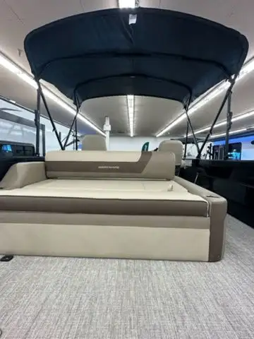2023 Berkshire Pontoons 24 UL CTS 3.0 in Powerboats & Motorboats in Winnipeg - Image 4