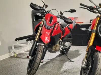 LOOKING FOR SOMETHING FUN TO RIDE THIS SUMMER? LOOK NO FURTHER THEN THE 2024 DUCATI HYPERMOTARD 698....