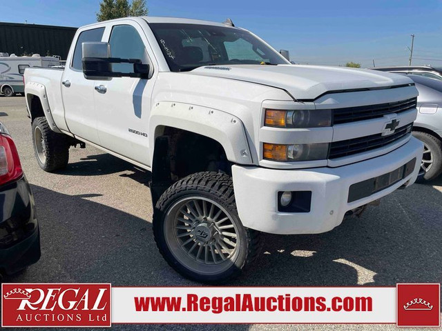 2016 CHEVROLET SILVERADO 2500HD LTZ in Cars & Trucks in Calgary - Image 3