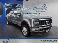 Le Ford F-450 Platinum 2023, c'est la puissance ultime et le luxe sans compromis. Parfait pour tract... (image 2)