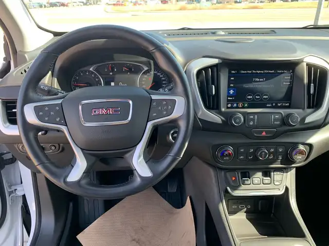 2021 GMC Terrain SLT in Cars & Trucks in Medicine Hat - Image 13