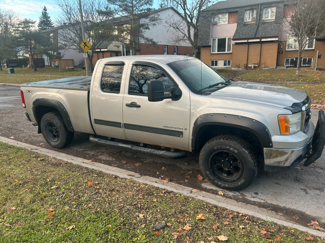 2009 GMC Sierra 1500 SLE in Cars & Trucks in Ottawa