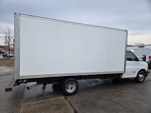 2014 GMC Savana G4500 - 16Ft Box - 6.6L V8 Duramax DIESEL in Cars & Trucks in City of Toronto - Image 4