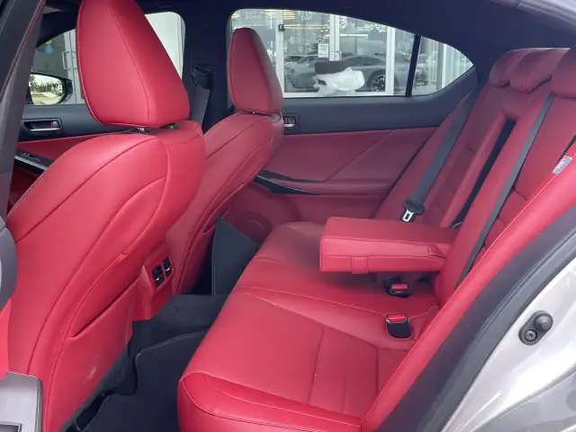 2023 Lexus IS IS 300 in Cars & Trucks in Laval / North Shore - Image 31