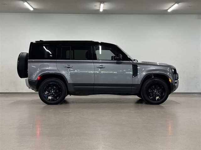2024 Land Rover Defender 110 P300 S in Cars & Trucks in City of Montréal - Image 4