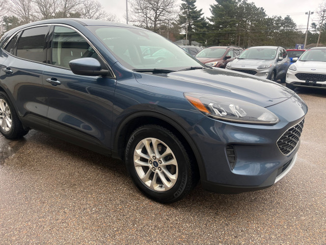 2020 Ford Escape SE CLEAN CARFAX!! PRICED TO MOVE DUE TO SMAL... in Cars & Trucks in Annapolis Valley - Image 3