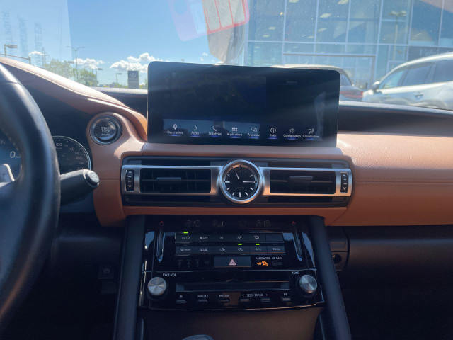 2021 Lexus IS 300 Luxe / Camera/  Bluetooth / Cuir Bien Équipé / dans Autos et camions  à Laval/Rive Nord - Image 3