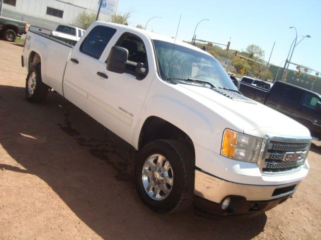 2014 GMC Sierra 3500HD 4X4 CREW CAB LONG BOX DURAMAX DIESEL in Cars & Trucks in Edmonton - Image 4