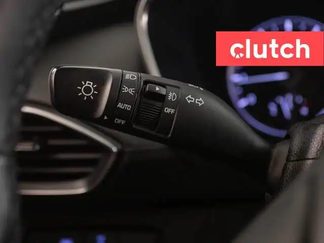 2020 Hyundai Santa Fe Preferred AWD w/ Sun & Leather Pkg w/ Appl dans Autos et camions dans Ottawa - Image 26