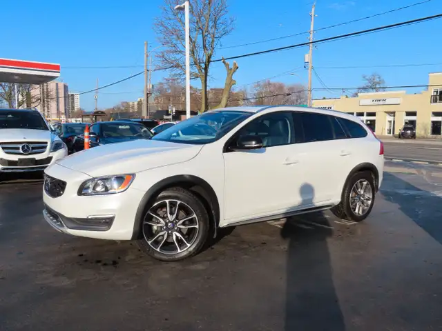2016 Volvo V60 Cross Country T5 PREMIER PKG AWD - WAGON - LEATHE in Cars & Trucks in Oakville / Halton Region - Image 15