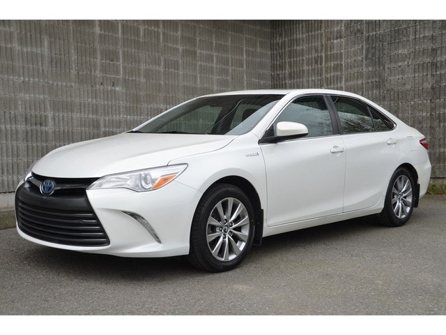 2017 Toyota Camry Hybrid XLE Hybrid, Nav, Sunroof, Back Up Camer in Cars & Trucks in Burnaby/New Westminster - Image 2