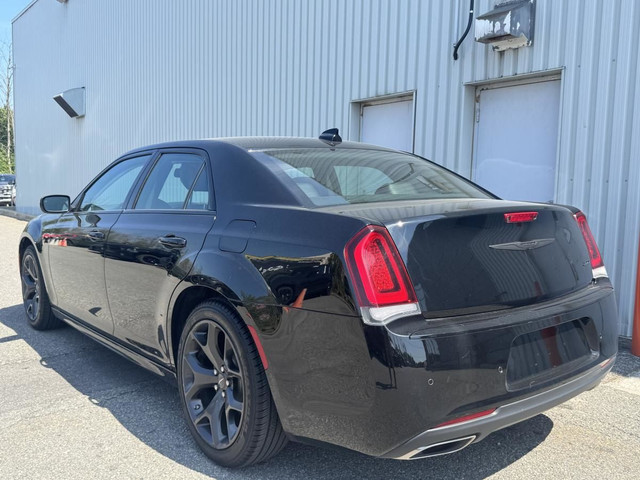 Chrysler 300 300 Touring TI 2022 à vendre in Cars & Trucks in Laurentides - Image 4