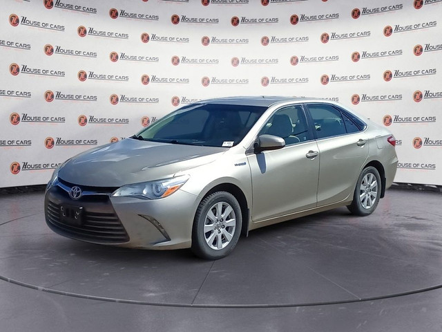2015 Toyota Camry Hybrid 4dr Sdn LE in Cars & Trucks in Lethbridge