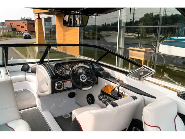 2009 Nautique 216V in Powerboats & Motorboats in Granby - Image 13