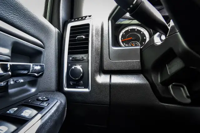 2023 Ram 1500 Classic SLT • BEDLINER • POWER SEAT • HANDS FREE in Cars & Trucks in Kingston - Image 12