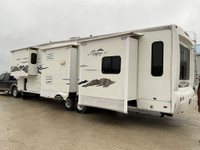 2006 Big Horn 37' 5th Wheel Travel Trailer At Auction!!!!