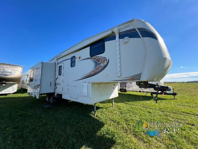 2012 Jayco Eagle 31.5RLT in Travel Trailers & Campers in Moncton