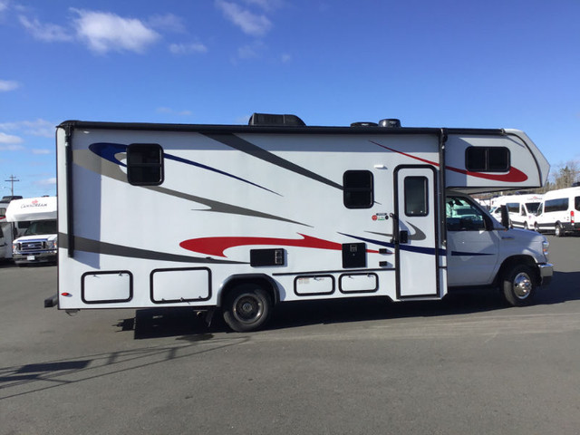 2022 Forester 2441 CD in RVs & Motorhomes in Bedford - Image 2