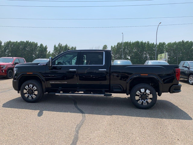 2025 GMC Sierra 3500HD in Cars & Trucks in Medicine Hat - Image 4