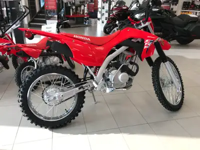 REBATE of $100.00 CRF125FB BIG WHEEL Reliable four stroke engine, Fuel injection, Electric start. Pr...