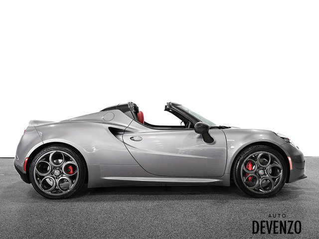  2017 Alfa Romeo 4C Coupe Convertible Spider Track Package III / in Cars & Trucks in Laval / North Shore - Image 4