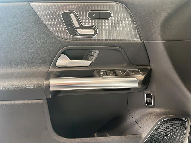 2021 Mercedes-Benz GLA250 4MATIC SUV in Cars & Trucks in Calgary - Image 3