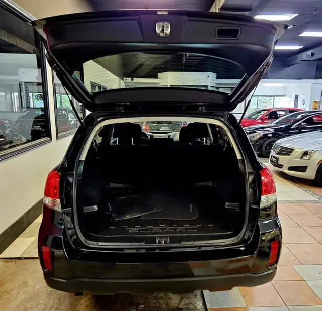 2011 Subaru Outback Sunroof/Bluetooth/All Wheel Drive dans Autos et camions dans Ville de Toronto - Image 10