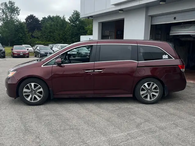 2016 Honda Odyssey Touring - LTHR! NAV! BACK-UP CAM! BSM! DVD! 8 in Cars & Trucks in Kitchener / Waterloo - Image 3