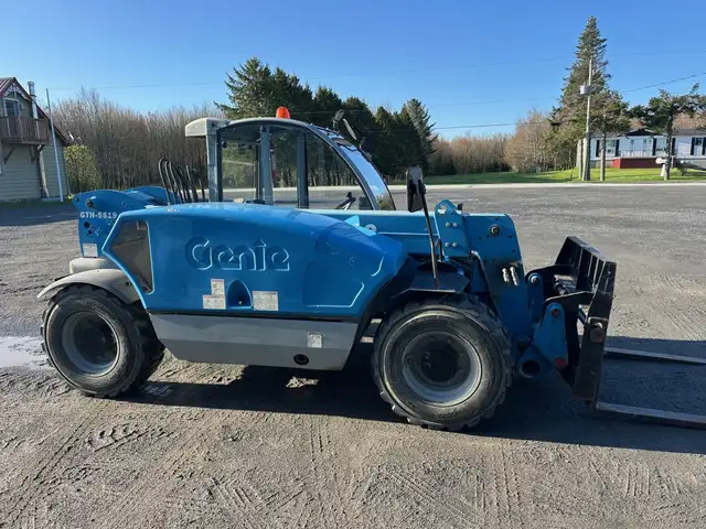 2015 GENIE GTH-5519 Lift Télescopique Chariot Élévateur - in Heavy Equipment in Victoriaville - Image 4