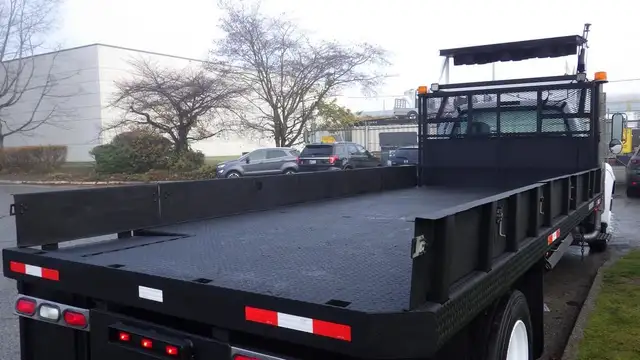 2008 ford F-750 18 Foot Flat Deck Regular Cab 2WD Diesel Dually  in Heavy Trucks in Richmond - Image 17