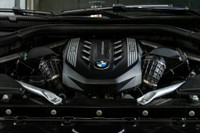 Francais: * Système de son Harman/Kardon * Freins M Sport rouges * Accès confort * Sièges ventilés *... (image 8)