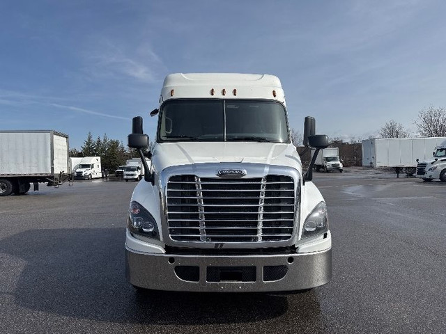 2019 Freightliner X12564ST in Heavy Trucks in Mississauga / Peel Region - Image 2