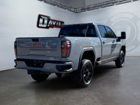 The Sierra Heavy Duty pickup offers technology and safety features to help keep you driving confiden... (image 4)