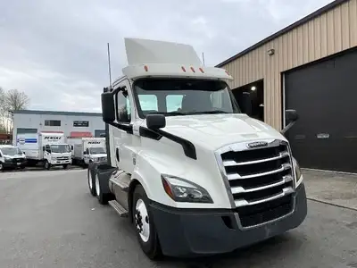 2019 FREIGHTLINER T11664ST;Heavy Duty Trucks - CONVENTIONAL W/O SLEEPER Penske Location 632 BELGRAVE...