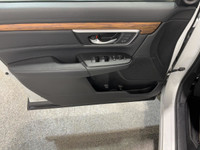 Experience the perfect blend of versatility and sophistication with the 2021 Honda CR-V Touring, now... (image 7)
