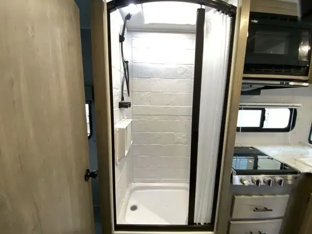 2023 Coachmen RV Freelander 27QB in RVs & Motorhomes in Kamloops - Image 37