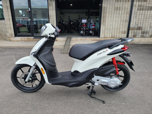 2022 Piaggio Liberty S 50 in Scooters & Pocket Bikes in Lévis - Image 2